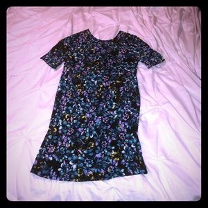 EUC Floral print short-sleeved black dress